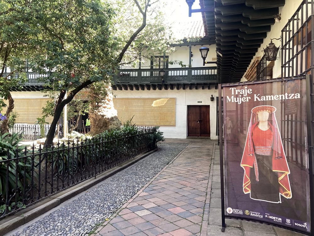 Museo de Trajes de la Universidad de América