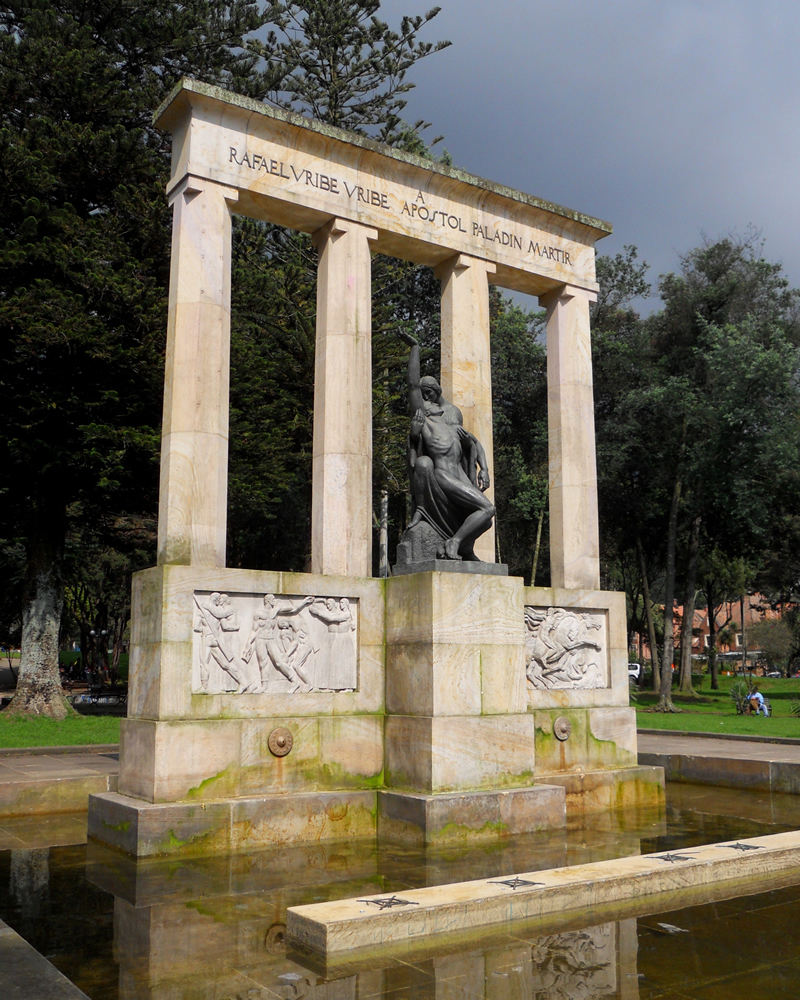 Monumento Al General Rafael Uribe Uribe